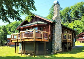 Skinny Dippin'-River Front- Free Tickets-Dog Friendly Pigeon Forge